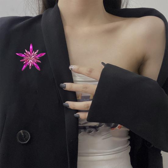 Shining Rhinestones Brooch Pin Fine Workmanship Colorful Irregular Star Shape Pin Costume Accessories