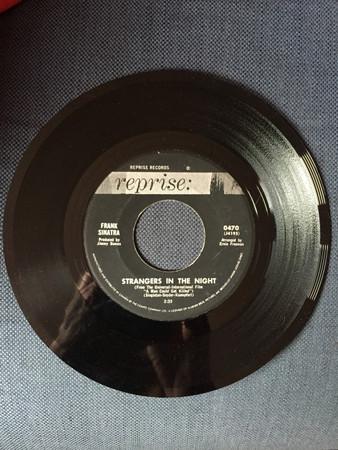 

7inch Record FRANK SINATRA Strangers In The Night Oh You Cr 0470 REPRISE RECORDS Canada Jazz Used