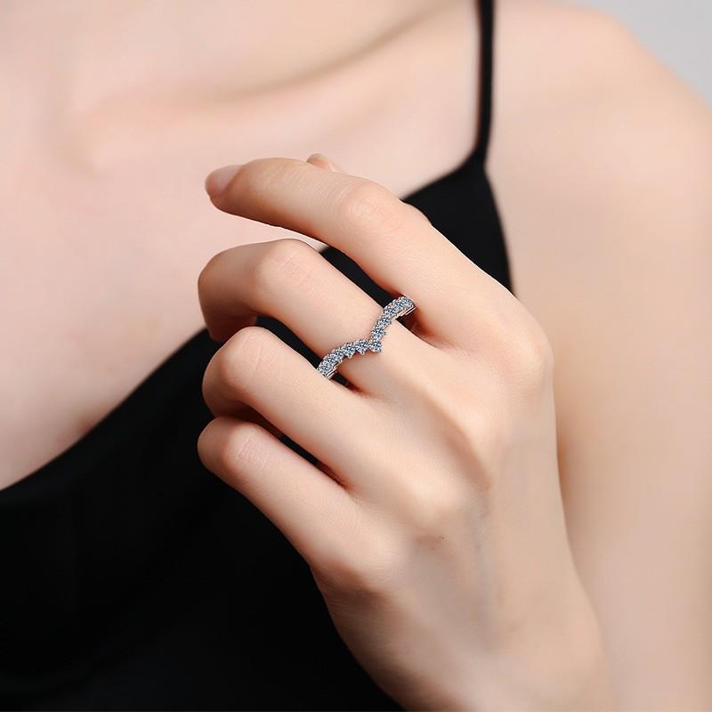 Sterling V-Shaped Stackable Ring With D-Color Moissanite 0.78ct Women Men Tail Finger