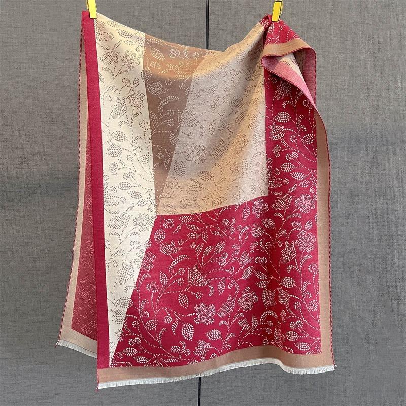 Autumn New Cashmere Tassel Scarf Women's Fashion Age-reducing Jacquard Scarf Warm and Thickened Large Shawl