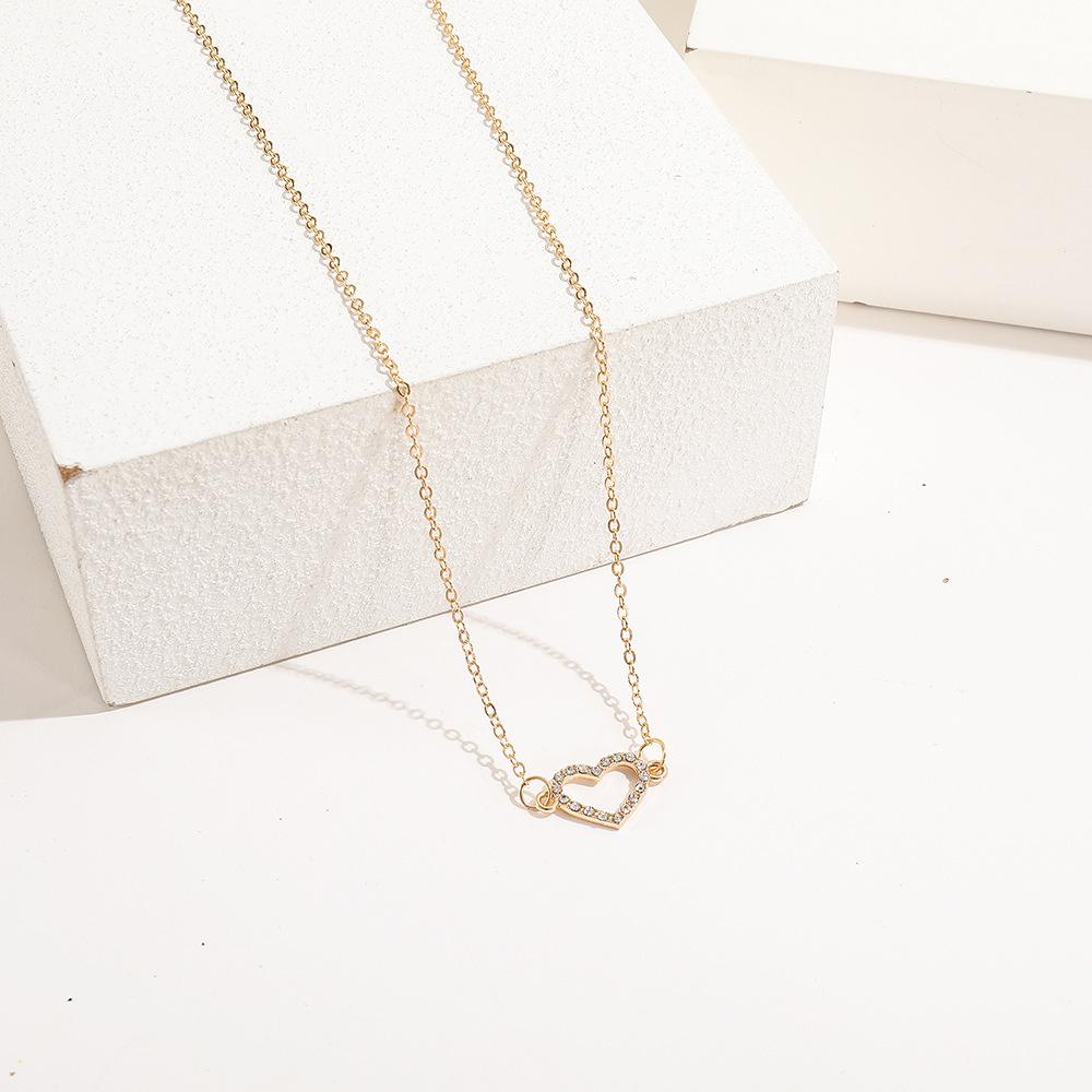 SUMENG 2024 New Korean Heart Shaped Zircon Necklace Pendant Temperament Clavicle Chain for Women Birthday Party Jewelry Gifts