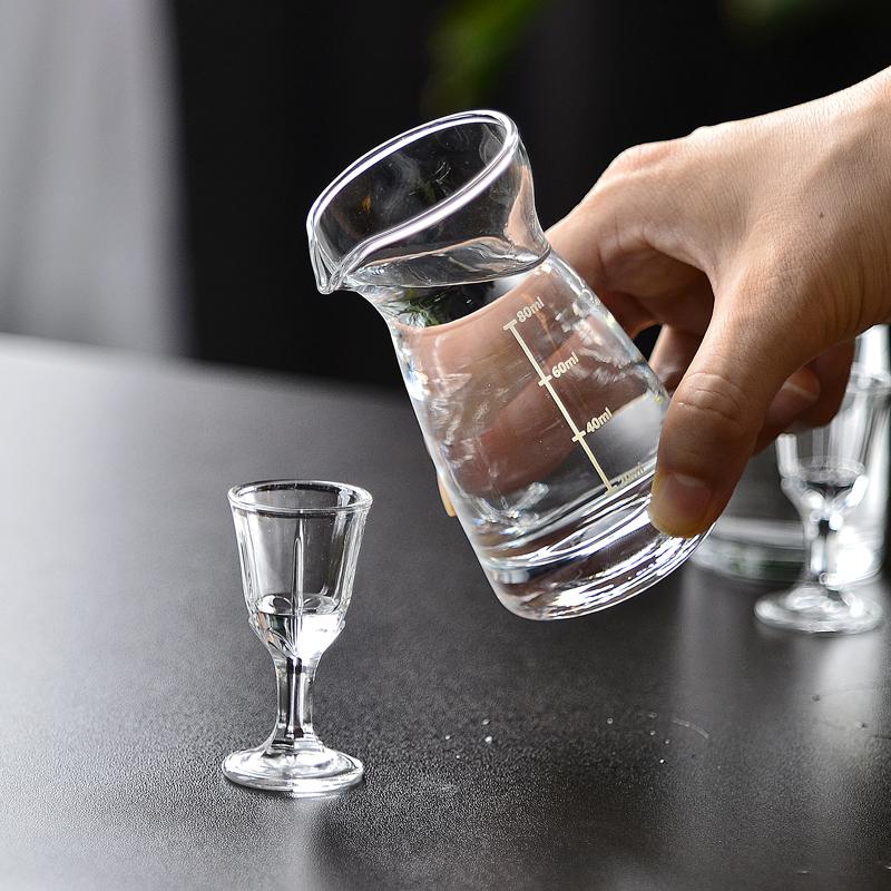 Szklane kubki do wina ze skalą, nowoczesna prosta szklana przegroda do wina, kieliszek do wódki, zestawy barowe, kubek hotelowy Moutai, zagęszczone wino