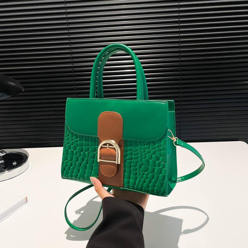 

Стильна та атмосферна портативна сумка через плече маленька квадратна повсякденна персоналізована текстура повсякденна сумка 2024 жіноча сумка-ніша жіноча зелений