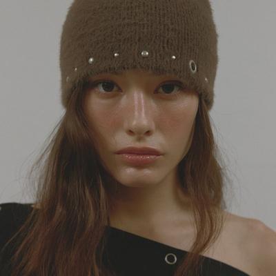 ASURA EDGE Nieten-Strickmütze (BRAUN)