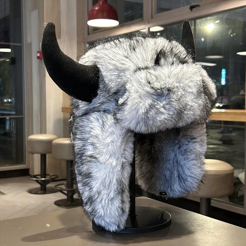 Cappello da aviatore in corno di mucca con paraorecchie Cappello di bisonte soffice Cappello di peluche Hip Hop per Donne Uomini Cappello con corna caldo invernale