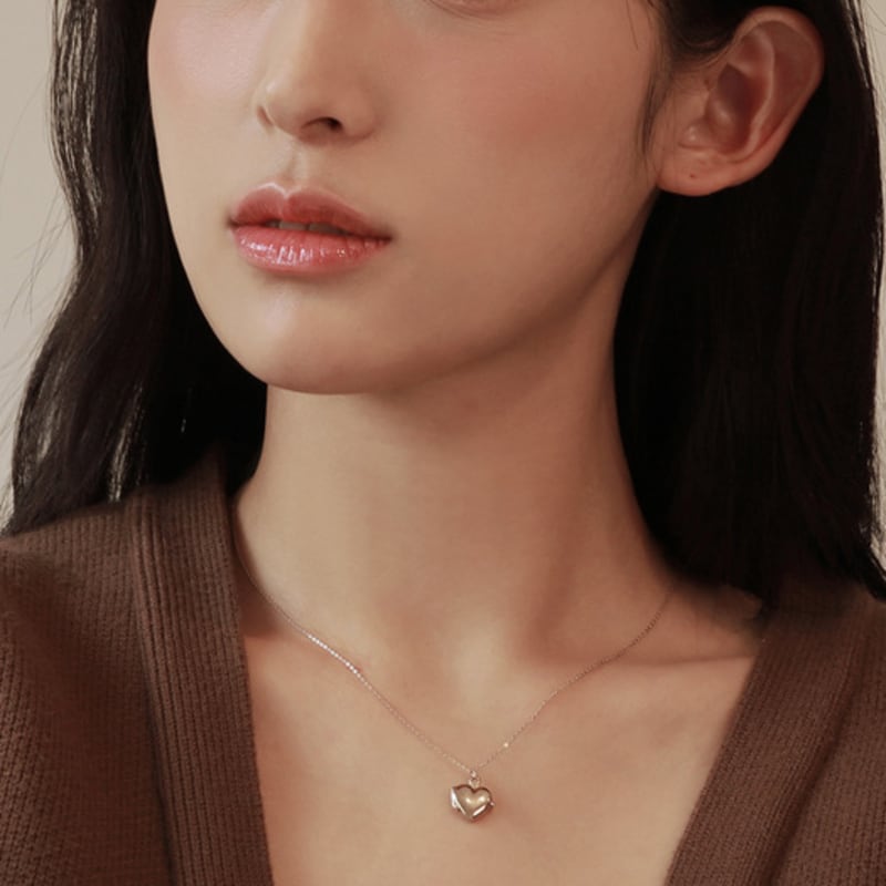 Less is more Silver Heart Necklace