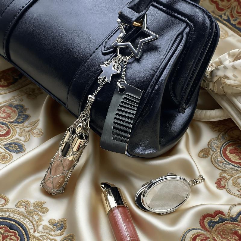 Metal Portable Lipstick Holder Bag With Mini Mirror Stylish Hanging Decoration Keychain Storage Rack Portable Makeup Accessory