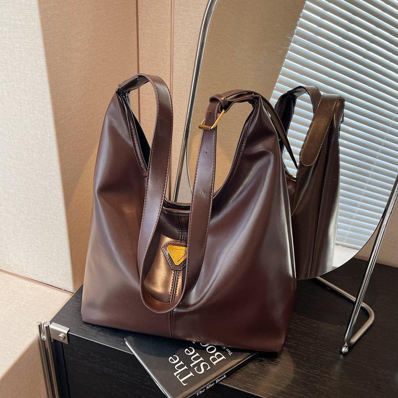 

Ретро сумка женская большой вместимости новая универсальная повседневная на плечо мессенджер сумка для покупок темный кофе