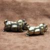 1PC Fatto a mano in puro rame carino rinoceronte miniature figurine solido ottone vintage rinoceronte ornamenti animali da tè decorazioni da tavolo artigianato