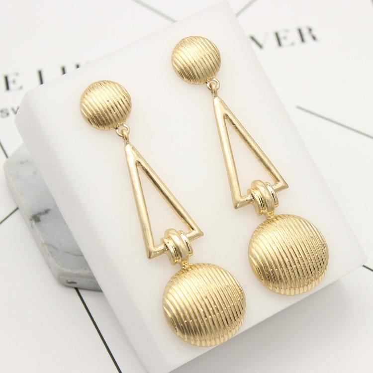 Beliebter Schmuck Übertrieben Geometrisch Übertriebene Persönlichkeit Herausragend Lang Kugelförmig Legierung Ohrringe Ohrringe Mode