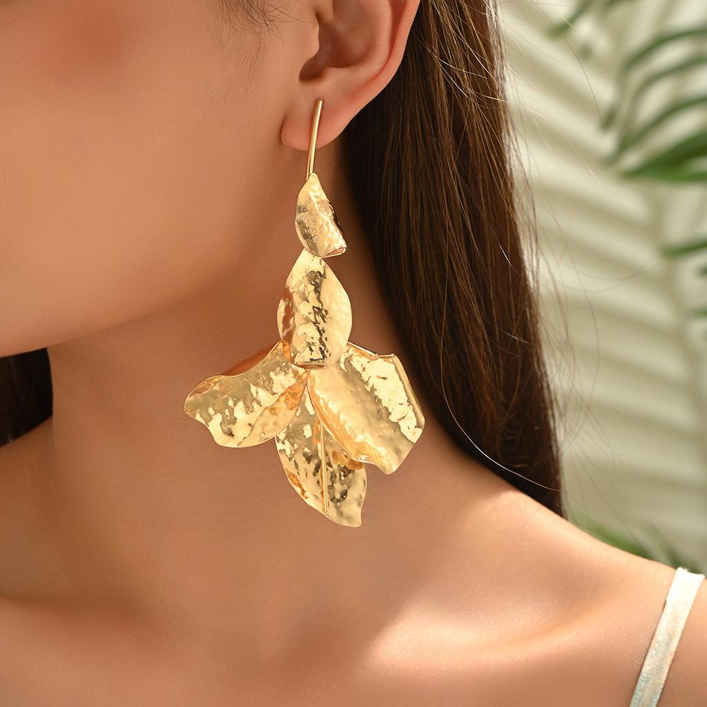 European and American Style Jewelry, Geometric Leaf Metal Design Earrings, Versatile and High-end