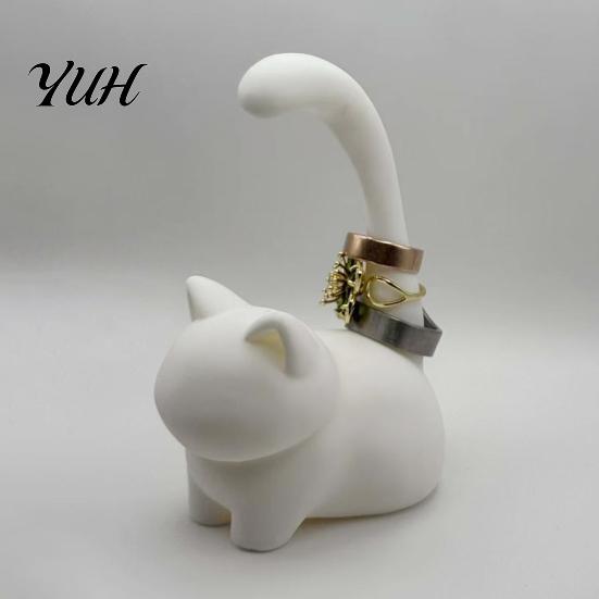 Decorative Cat Figurine Cute Ring Holder, Minimalist Stand for Bedroom Dressing Wedding Holder Table, Sitting Jewelry Organizer Rings And Earrings