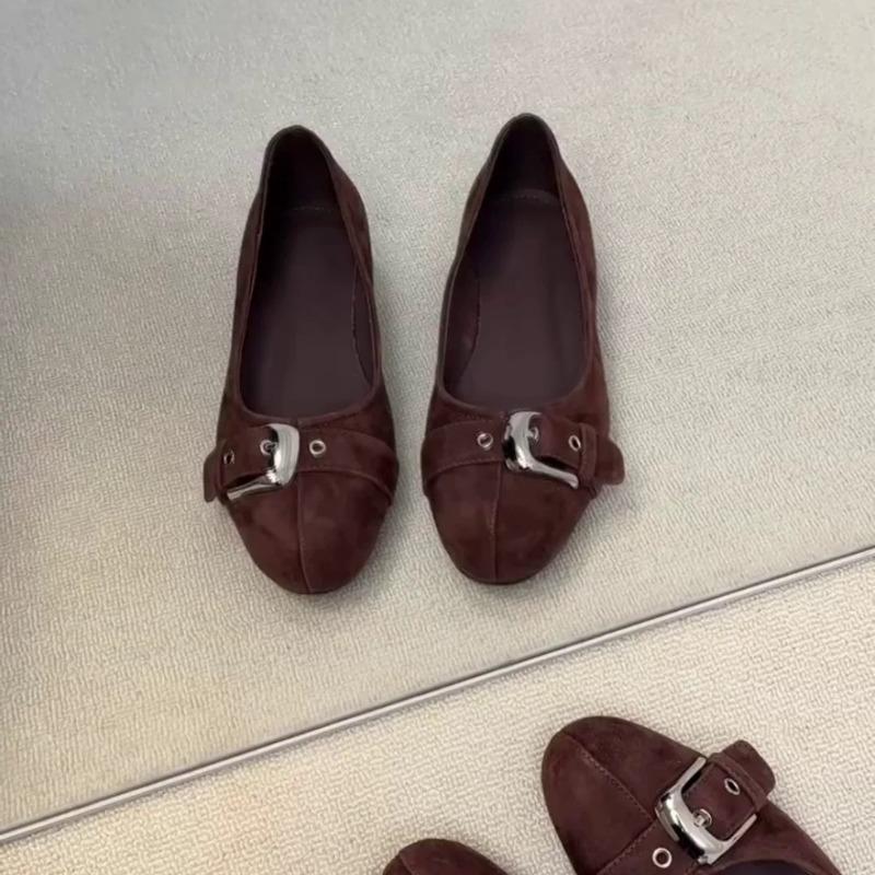 Versión de piel de oveja~ Versión coreana, hebilla de cinturón de gamuza, tacón de cuña, tacón bajo, punta redonda, zapatos de boca poco profunda de un solo color, zapatos de primavera para mujer para ir al trabajo