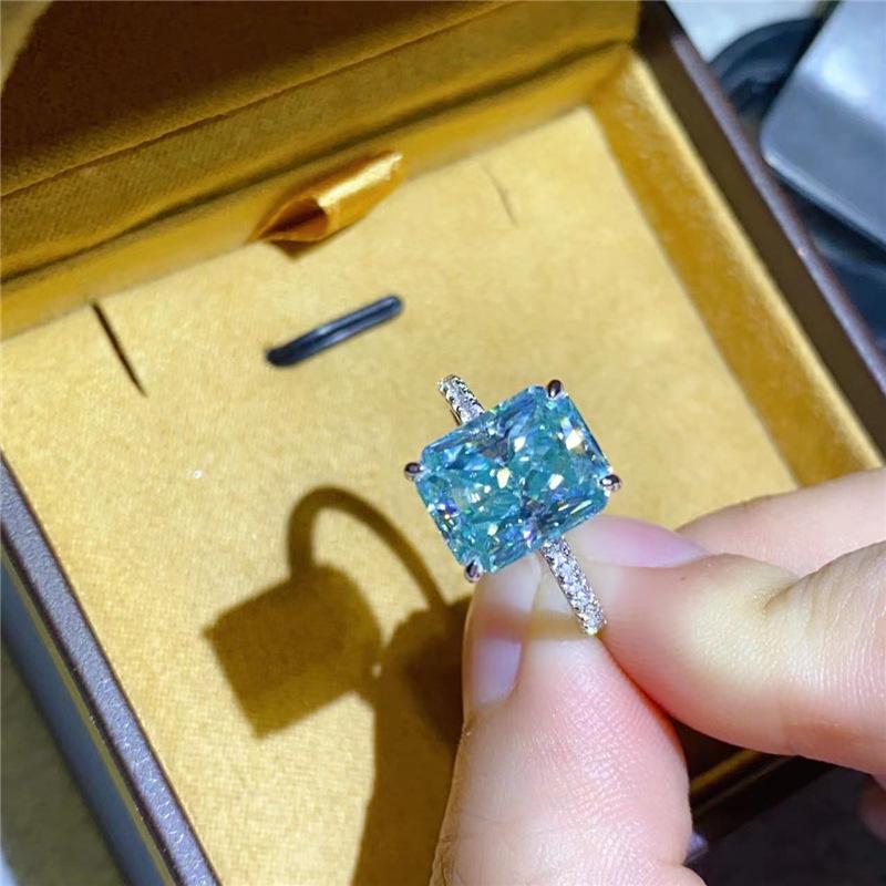 Moissanite Mint Green Irregular Ice Flower Ring