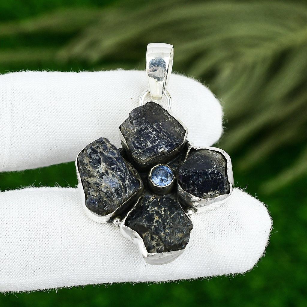 925 Silver Pentagon Natural Tanzanite Rough Iolite Birthday New Pendant Jewelry