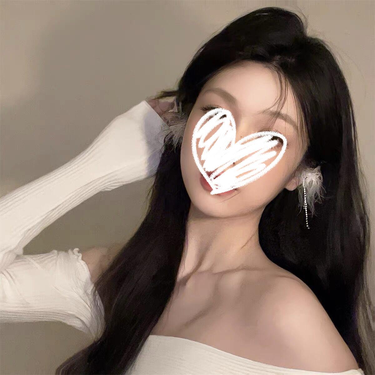 

Feather butterfly earrings, fringed ear clips, women s pierced ear bone clips, autumn and winter Mori niche high-end fluffy earrings
