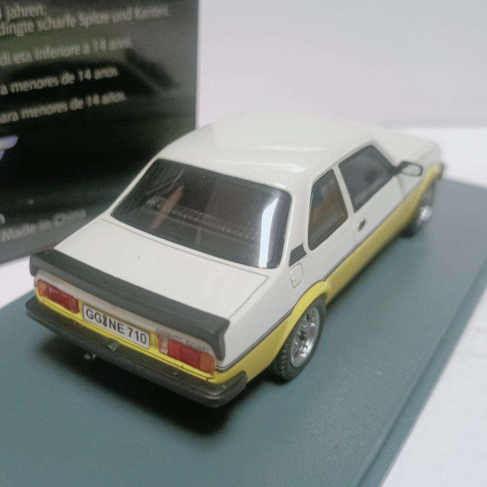 Resin 1:43 Scale Opel Ascona B I2000 Simulation Resin Car Model Gift Toy Ornaments Birthday Gift Home Decoration