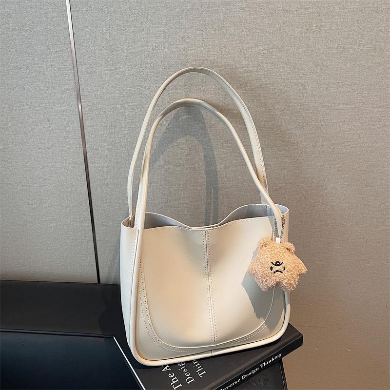Women Soft Faux Leather Hobo Bag Casual Daily Shoulder Bag Large Capacity Handbag With Cute Bear Pendant For Shopping