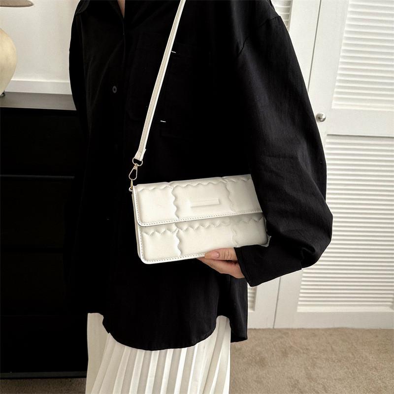 Fashionable Minimalist Shoulder Bag For Women 2023 Spring Trendy Small Crossbody Bag