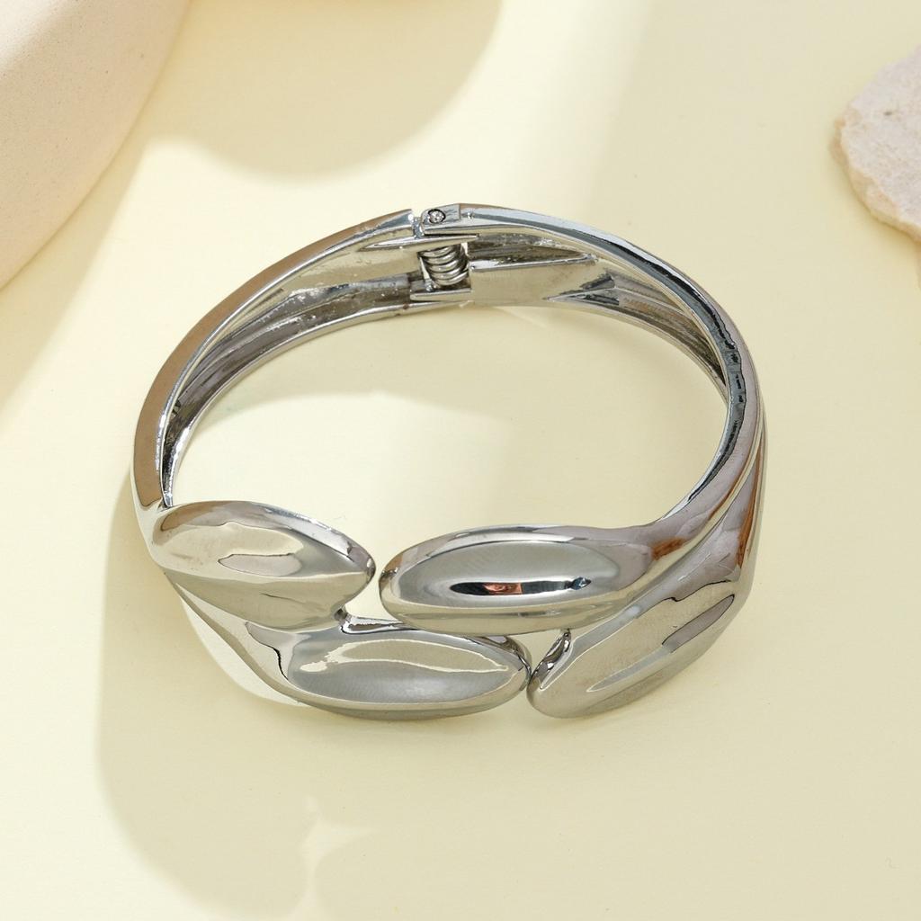 Bracelet INS Minimalist Irregular Wave Jewelry Metal Glossy Bracelet Ladies Jewelry