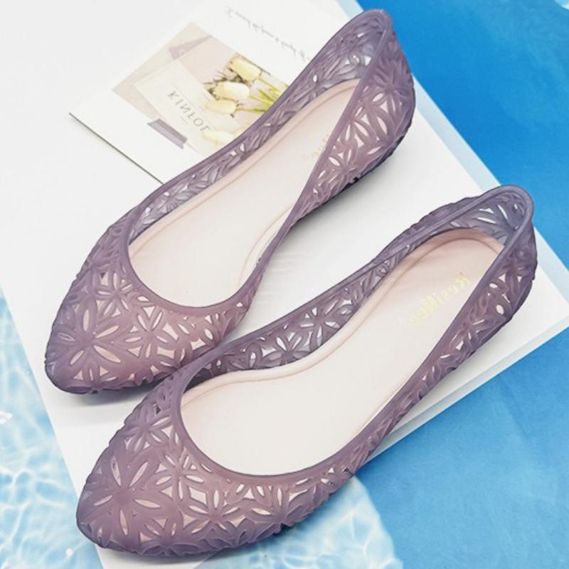 Fashion Transparent PVC Casual Jelly Shoes Women Comfortable Hollow Design Flat Sandals Women Summer Non-slip Pointed Toe Beach Sandals