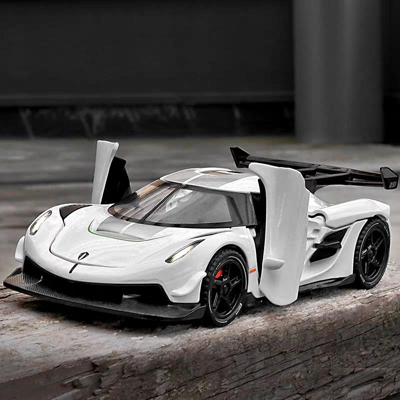 Koenigsegg Jesko Attack Supercar Simulation Diecast & Toy Vehicles Sounds & Light Pull Back Car 1:32 Alloy Model Gifts For Children