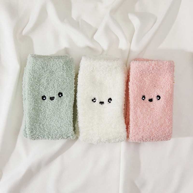 Ženy Tlusté Teplé Ponožky Zimní Anime Roztomilé Vtipné Ponožky Domů Bílý Prink Nadýchané ponožky Nový rok Vánoční dárek Neformální