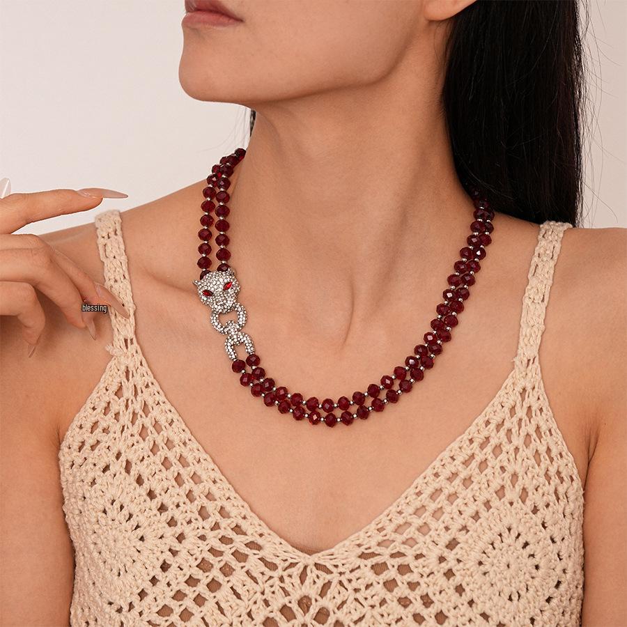 Geometric Diamond Drop Necklace: Exquisite European & American Style, Luxury Niche Statement Piece for a High-End Look