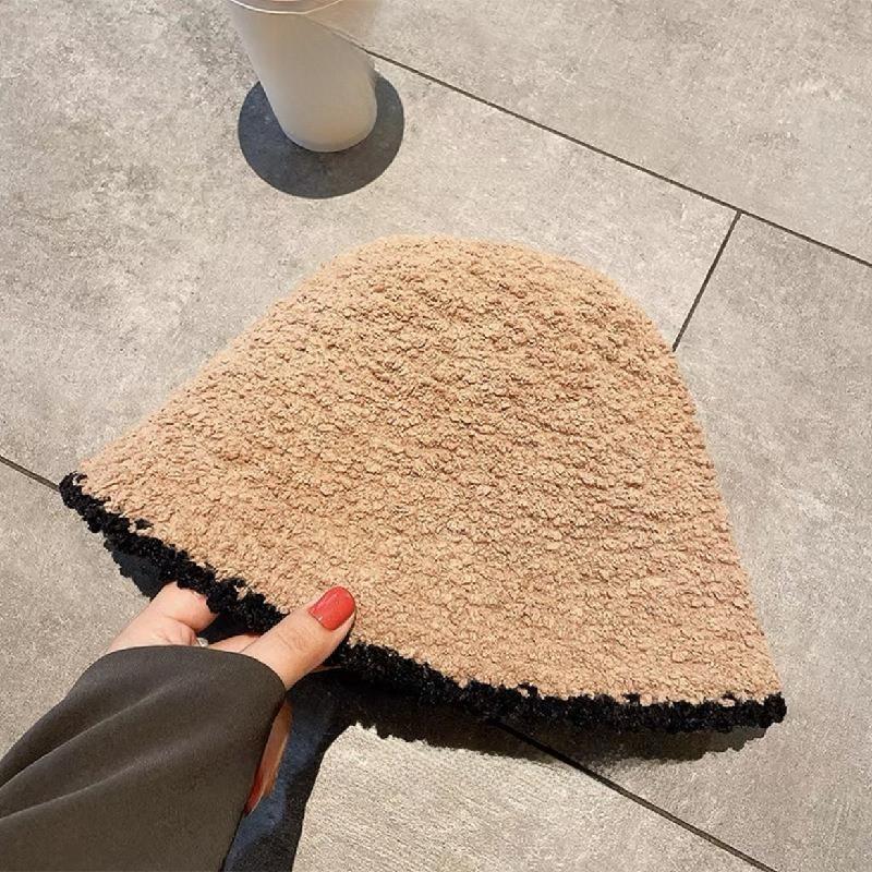 Winter Plush Fishermans Hat With Color Blocking Design Suitable For Cold Seasons