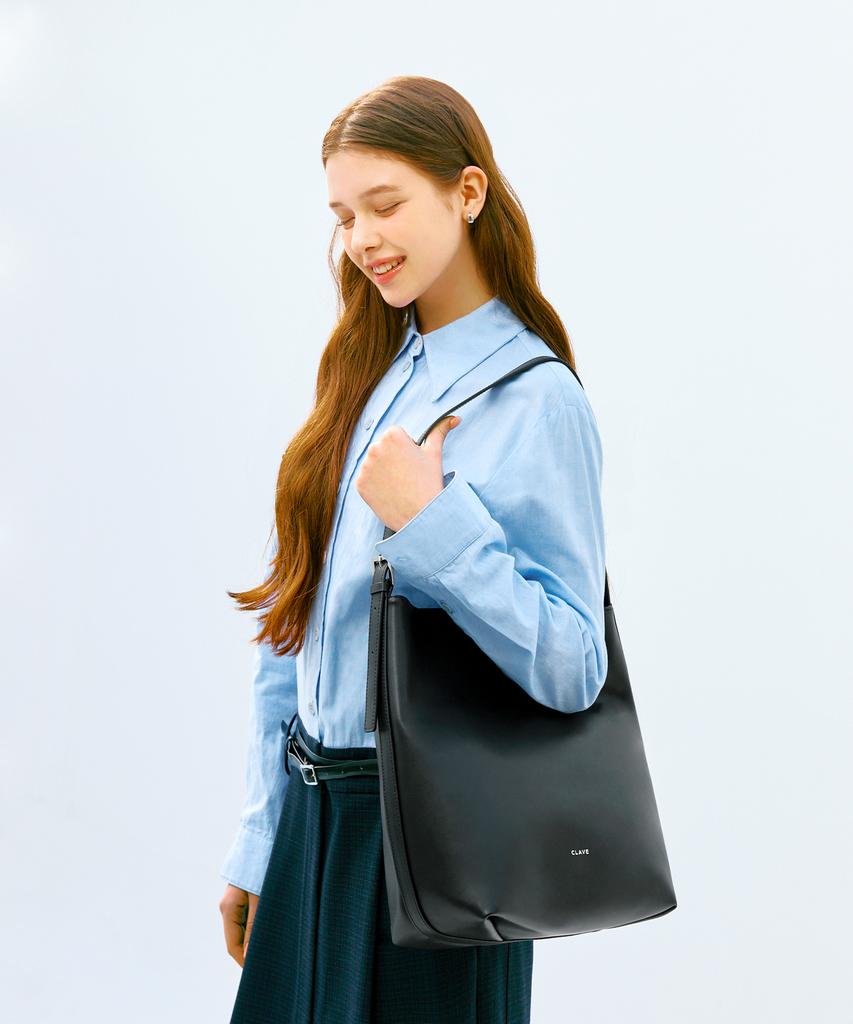 Clave Lily Black Tote Bag