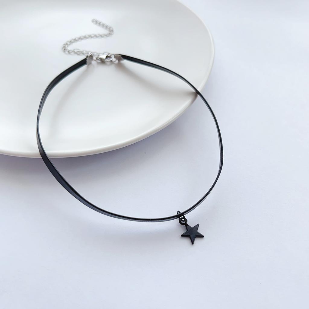 Cute Star Five-pointed Star Black PU Neck Strap Choker Collar Choker Short Clavicle Chain Necklace Women's Accessories Ornaments