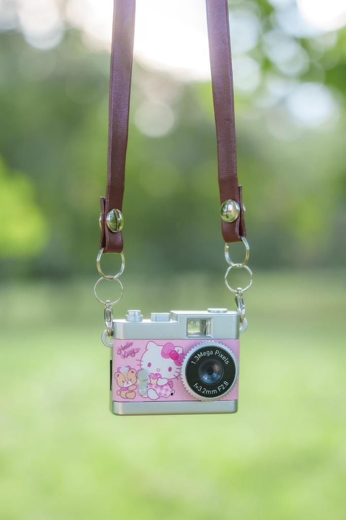 Kenko Digital Toy Camera, Sanrio Characters Sweets Hello Kitty, 1.31 Megapixels, Photo and Video Recording, MicroSD Card Slot, 481035