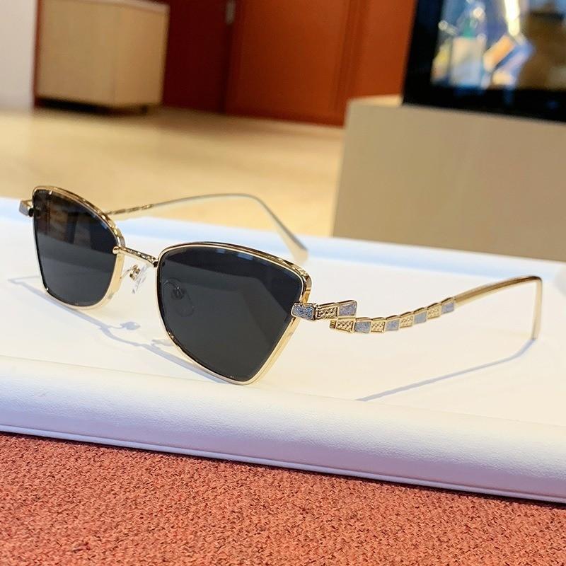 Geometric Square Sunglasses With Uv400 Protection For Fashionable Outdoor Activities