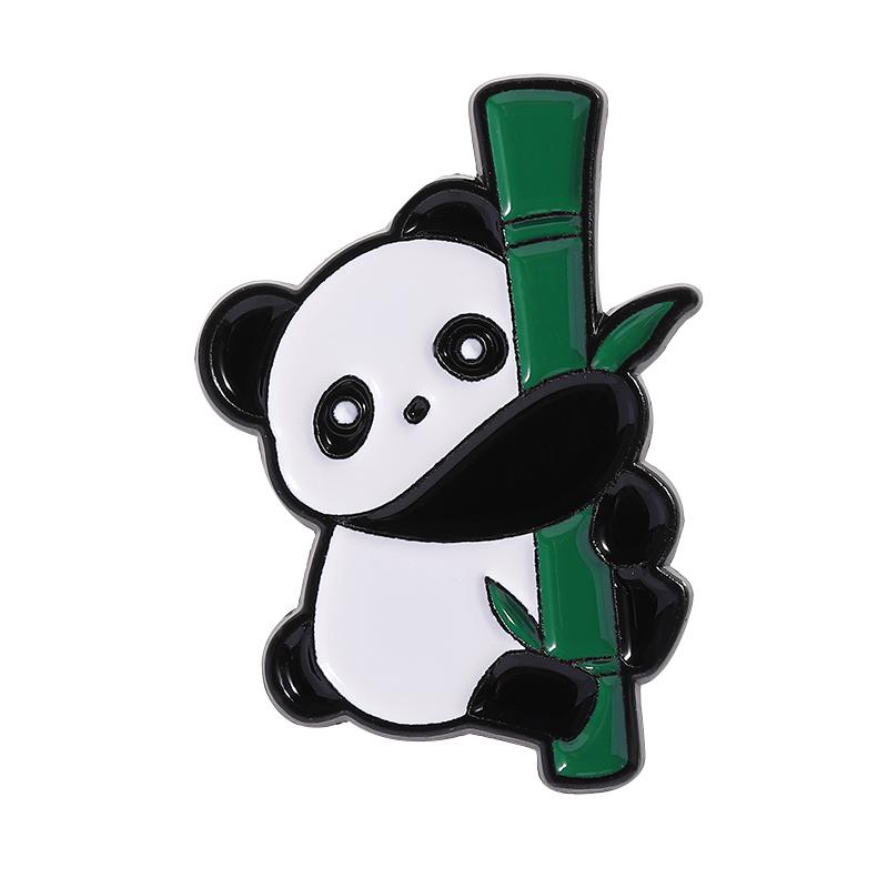 Söt Panda som äter Bambu Emaljpins Tecknad Rolig Djur Broscher Knapp till Krage Ryggsäck Smycken Gåvor För Barn Vänner
