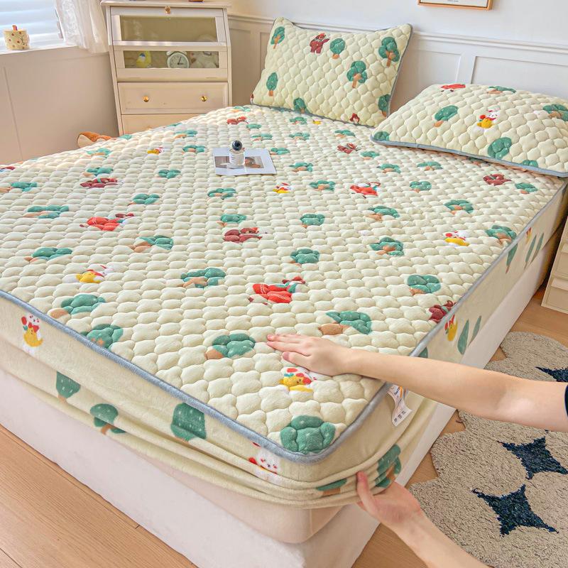 Thickened Milk Fleece Laminated Cotton Bed Hat Three-piece Household Mattress Non-slip Bed Cover Simmons All-package Protection Cover