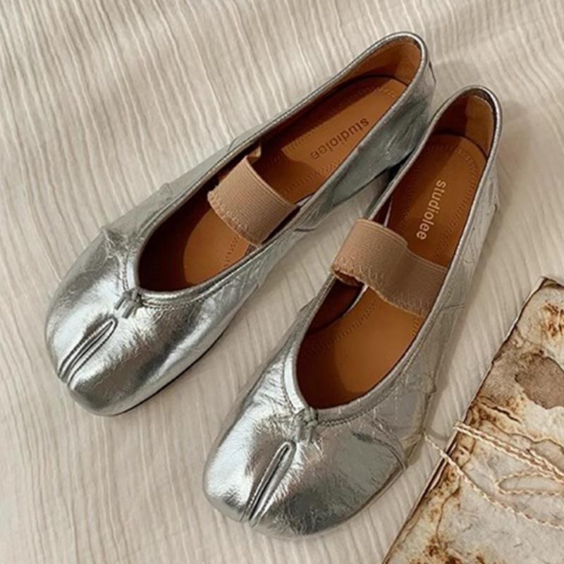 Fashion Retro Round Split Toe Flat sneaker designer shoes Women Casual Loafer Soft Moccasin Fashion Tabi Ninja Mary Jane ballet shoes