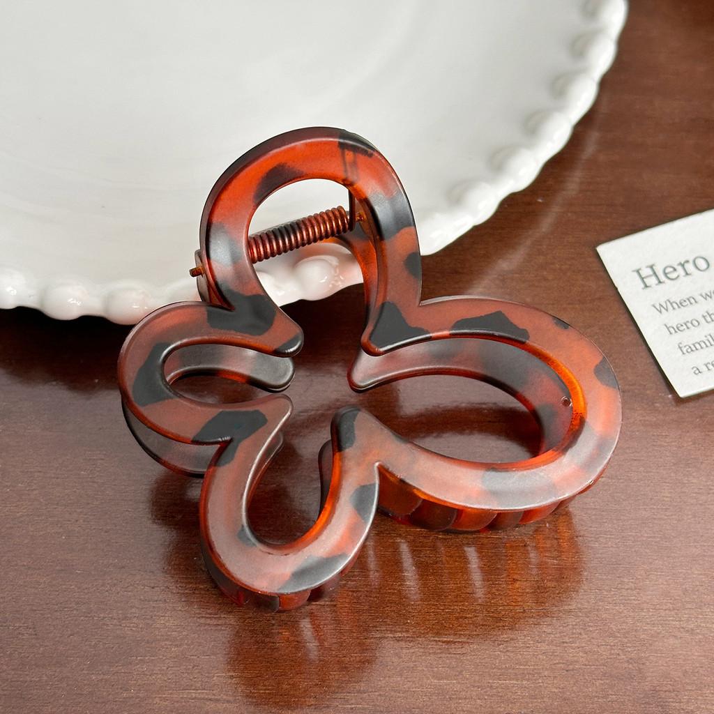 Trendy Vibrant And Butterfly Claw Clip For Women Enhancing Casual And Styles Formal