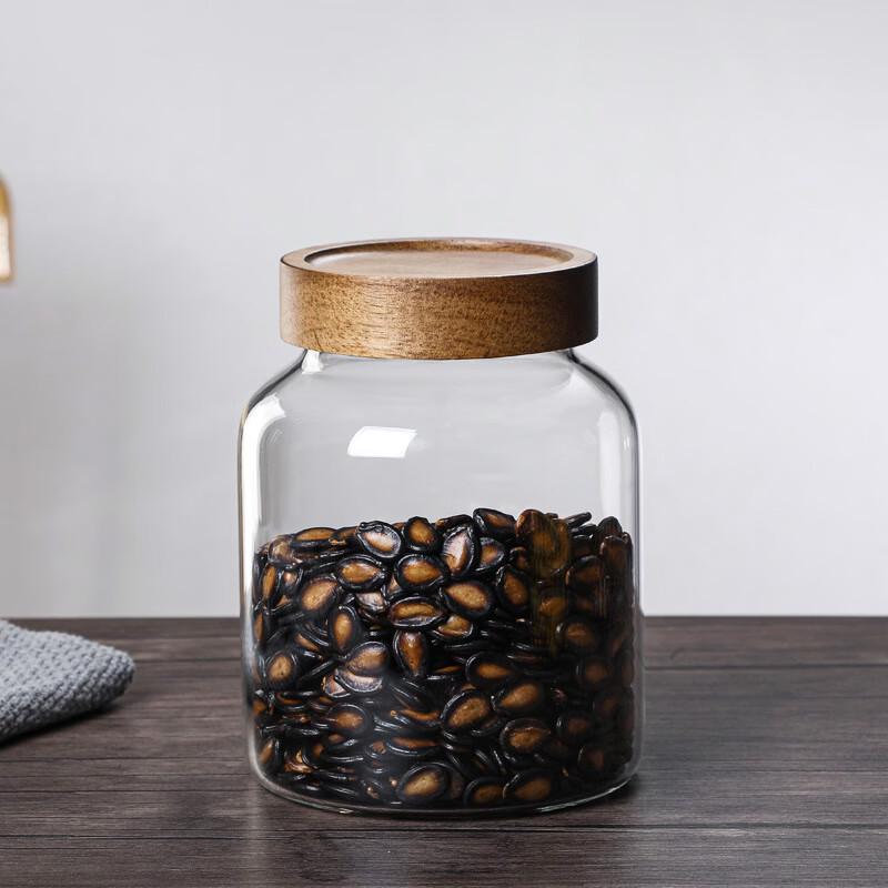 

UOSU Glass Screw-Top Storage Jar
