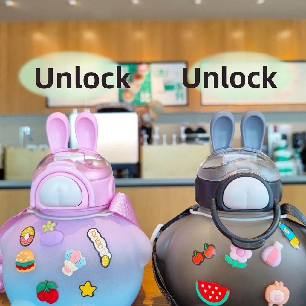 Süße Kaninchen-Blickfang-Plastiktasse mit Ein-Klick-Deckel für Kinder und den Außenbereich