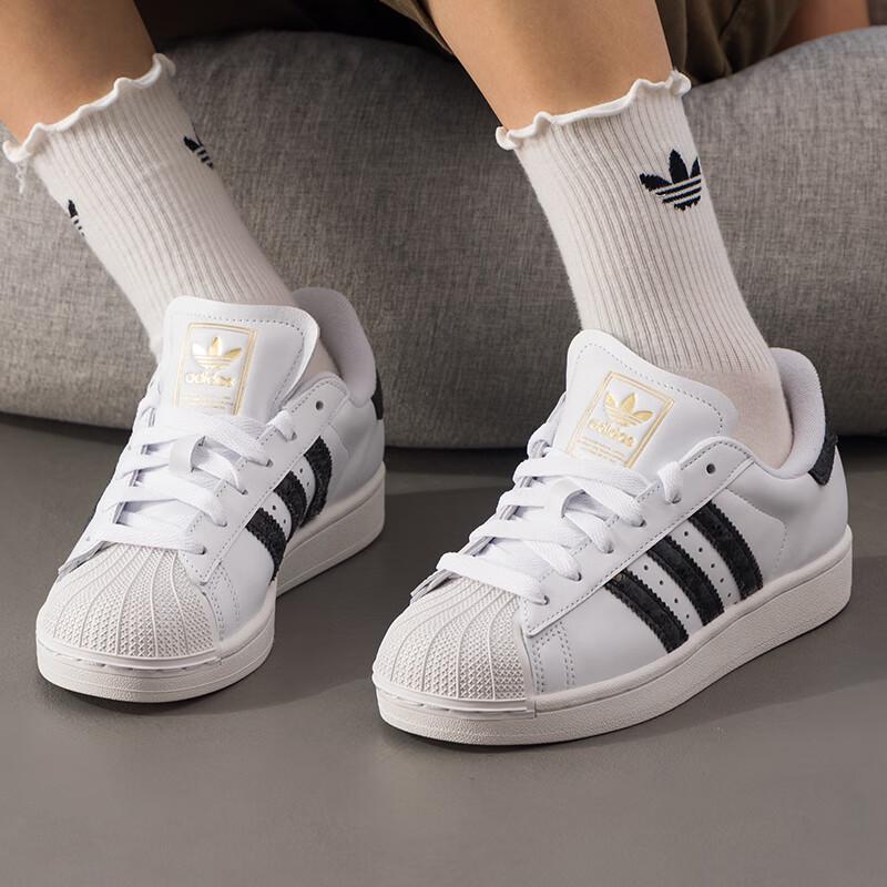 Adidas Women s Lifestyle Low-Top Sneakers JP8162 37