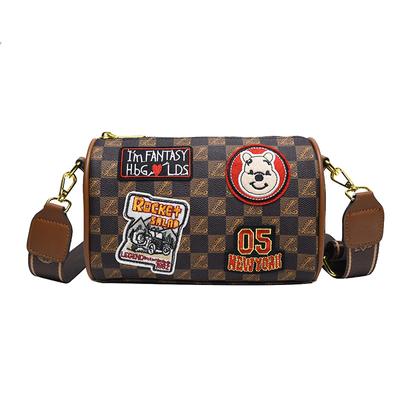 Die neue modische kleine quadratische Tasche hat ein vielseitiges Temperament und einen super Stil! Nischendesign, eine unverzichtbare Umhängetasche für Hipster.