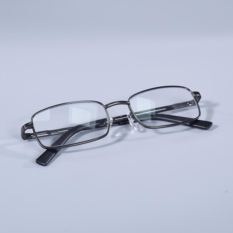 Ultralight Anti Blue Light Metal Reading Glasses for Men Retro Business Presbyopia Computer Readers +100 +125 +150