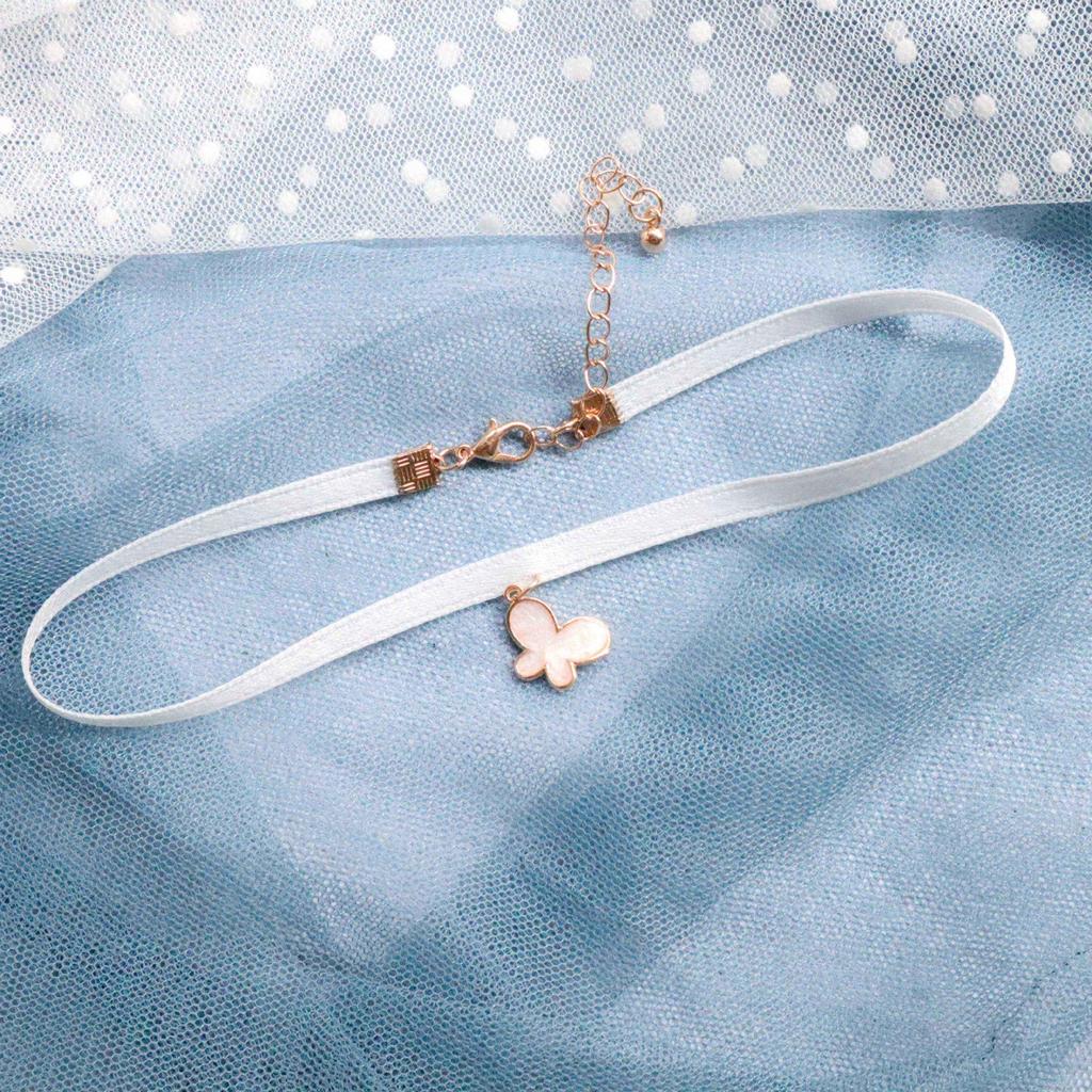 Weihnachts-Herzanhänger Choker-Halskette für Damen – Weiße Schlüsselbeinkette mit Nischendesign