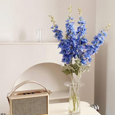 4 Stück Künstliche Ritterspornblume für Vasenfüllung 33,46 Zoll Langer Stiel Gefälschte Ritterspornblume Kunstseidenstrauß für Hochzeit Heimdeko Blumen