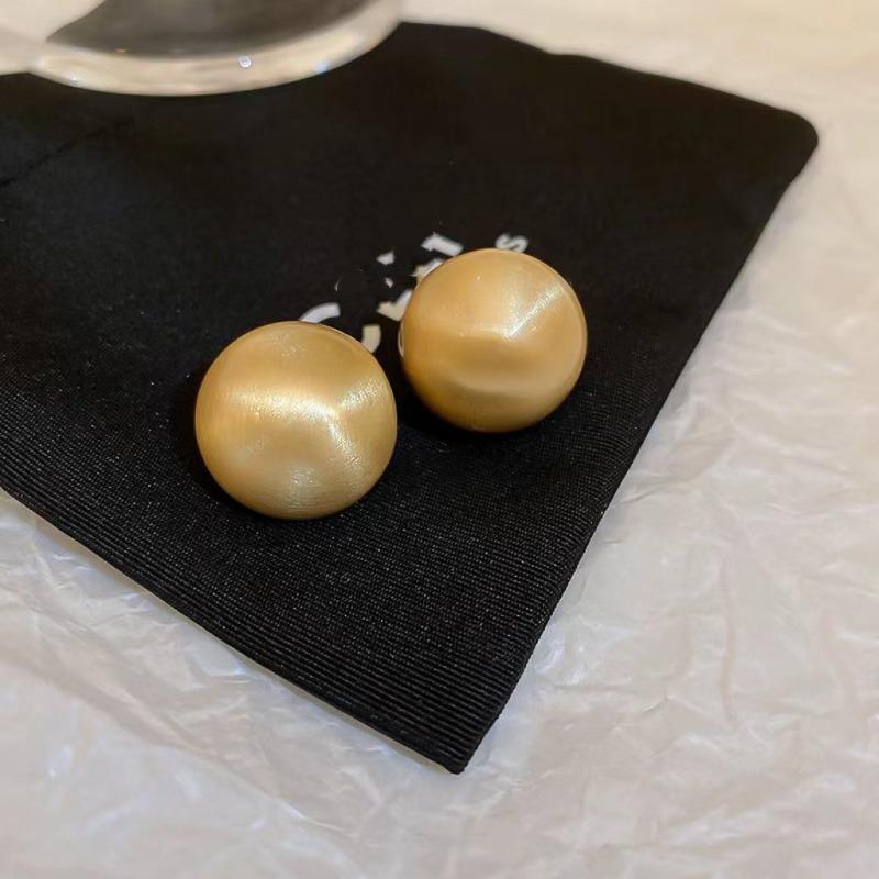 Silver needle hemisphere metal stud earrings Korea's new light luxury brushed design earrings fashion temperament earrings