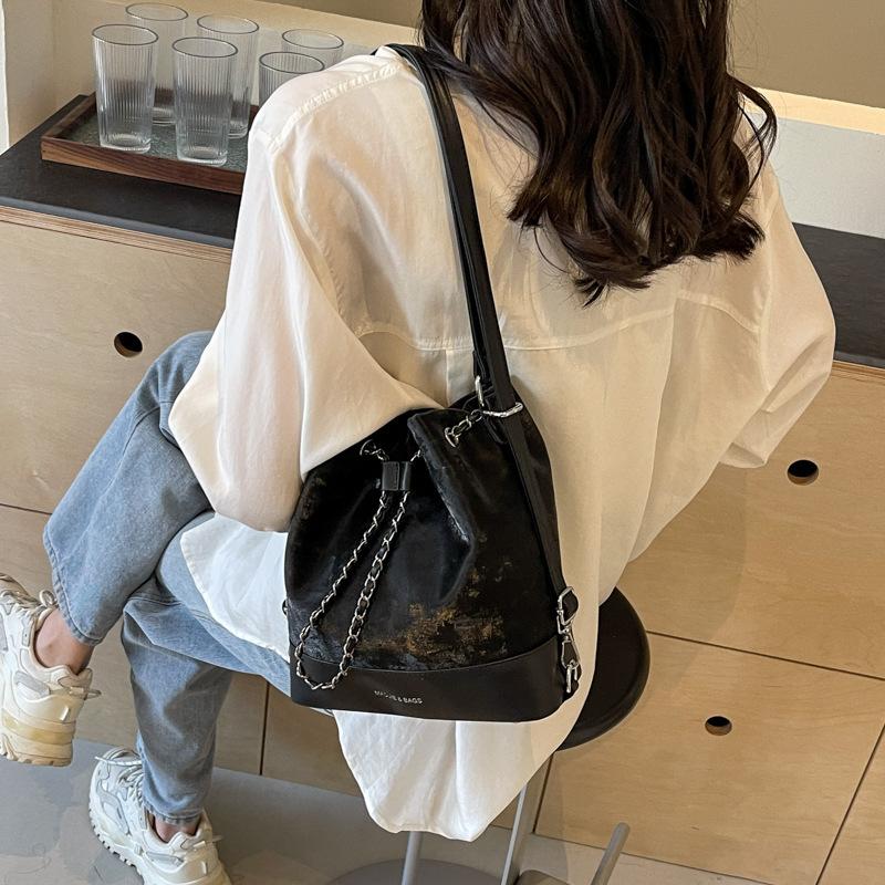 Bag Women's 2025 New PU Soft Surface Foreign Style Versatile Chain Shoulder Bag Temperament Versatile Backpack