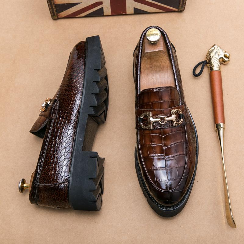 Pointed leather shoes autumn new British heightening hair stylist personalized crocodile pattern shoes