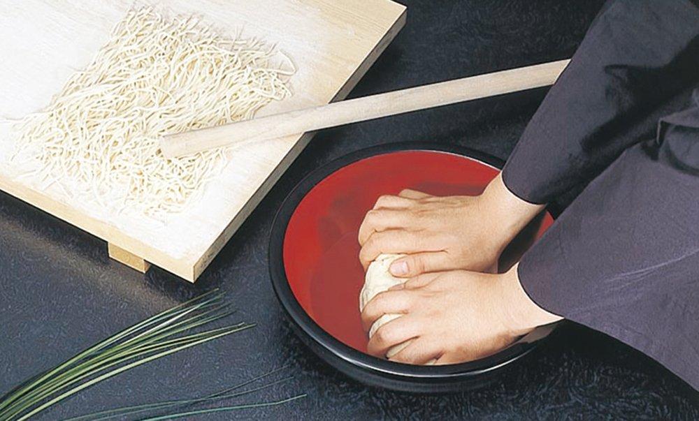 Kano Large Serving Bowl with Ladle 84324-3