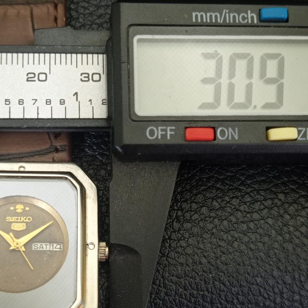 VINTAGE SEIKO 5 AUTOMATIC 2949A JAPAN BOY ORIGINAL DIAL WATCH a704293-1 R213i-a704293