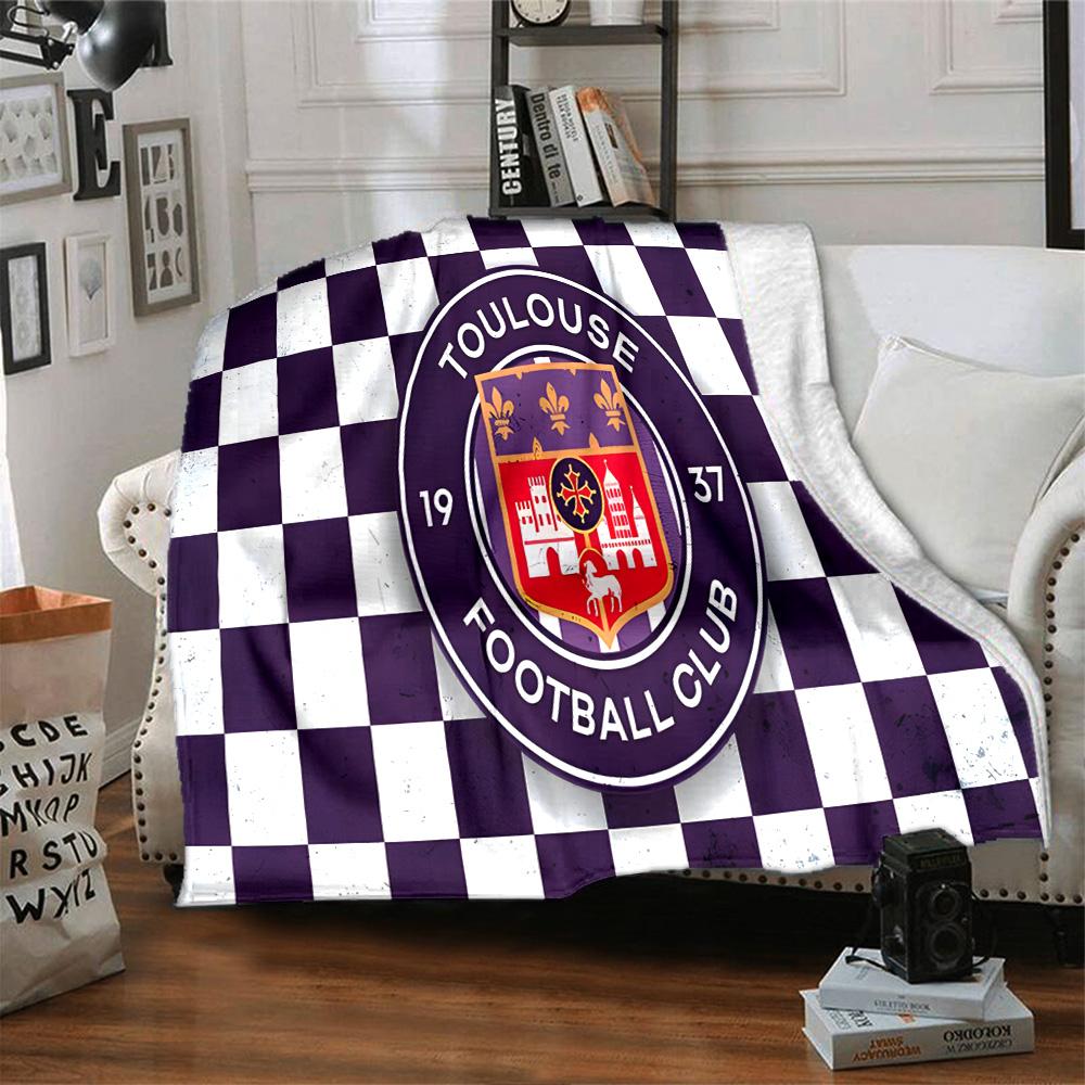 Toul-ouse Crest Design Flannel Blanket, Soft Polyester, Modern Design, All-Season for Camping, Travel, Gifts for Holidays or Birthdays
